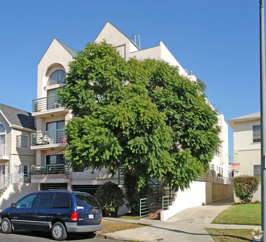 Building Photo - 1526 S Bedford St