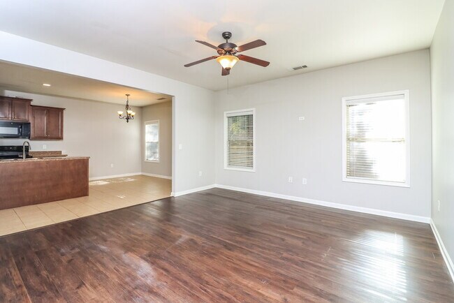 Foto del edificio - 522 Broughton Dr