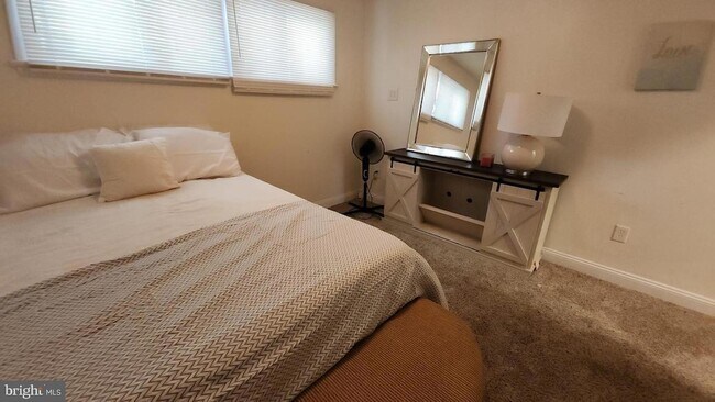 Foto del edificio - 12411 Thompson Rd