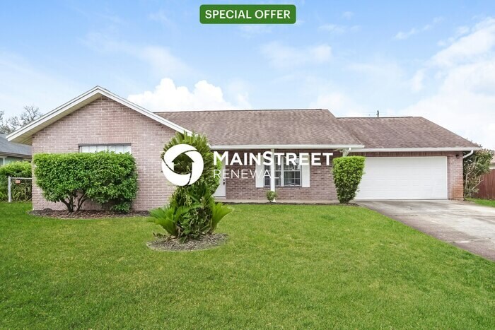 Primary Photo - 3 Bedroom Pet-Friendly Home in titusville,...