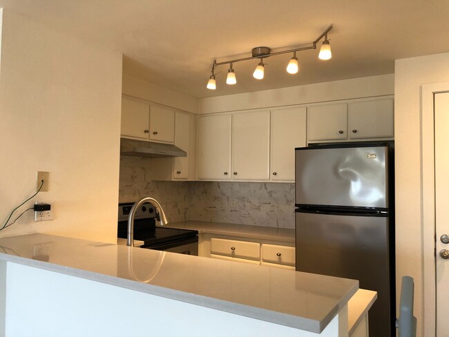 Foto del edificio - LOCATION!!! 1 Bed, 1 Bath in Greenwood; Bu...