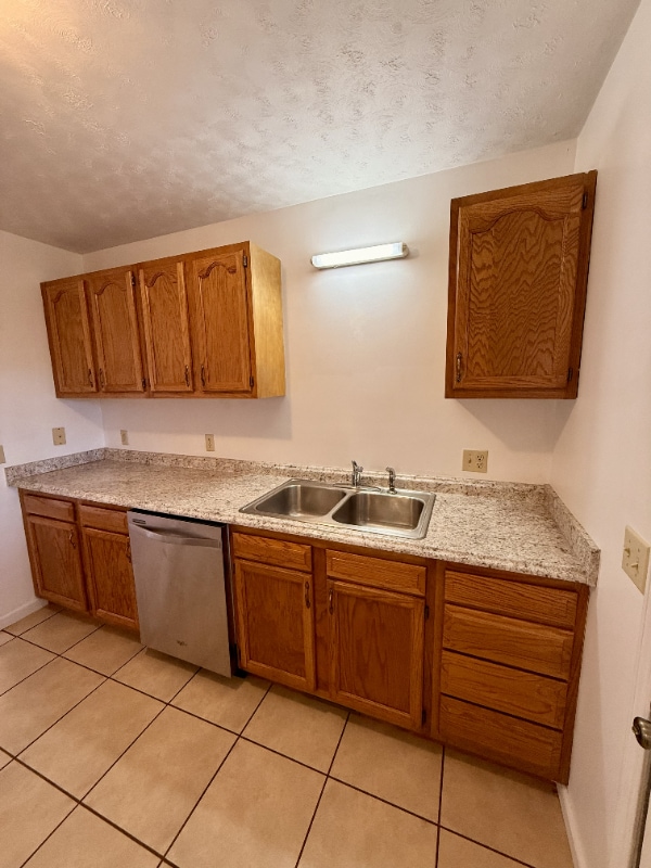 Building Photo - 38 Long Meadows Dr