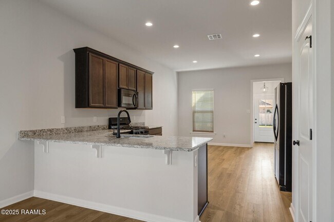 Foto del edificio - 305 Wakely Ct