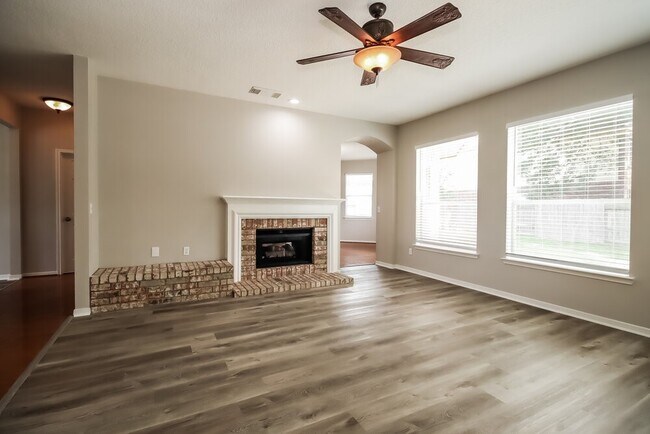 Building Photo - 19322 Oak Station Dr
