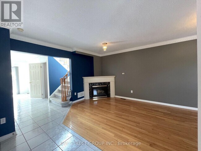 Photo du bâtiment - 2136 Golden Orchard Trail