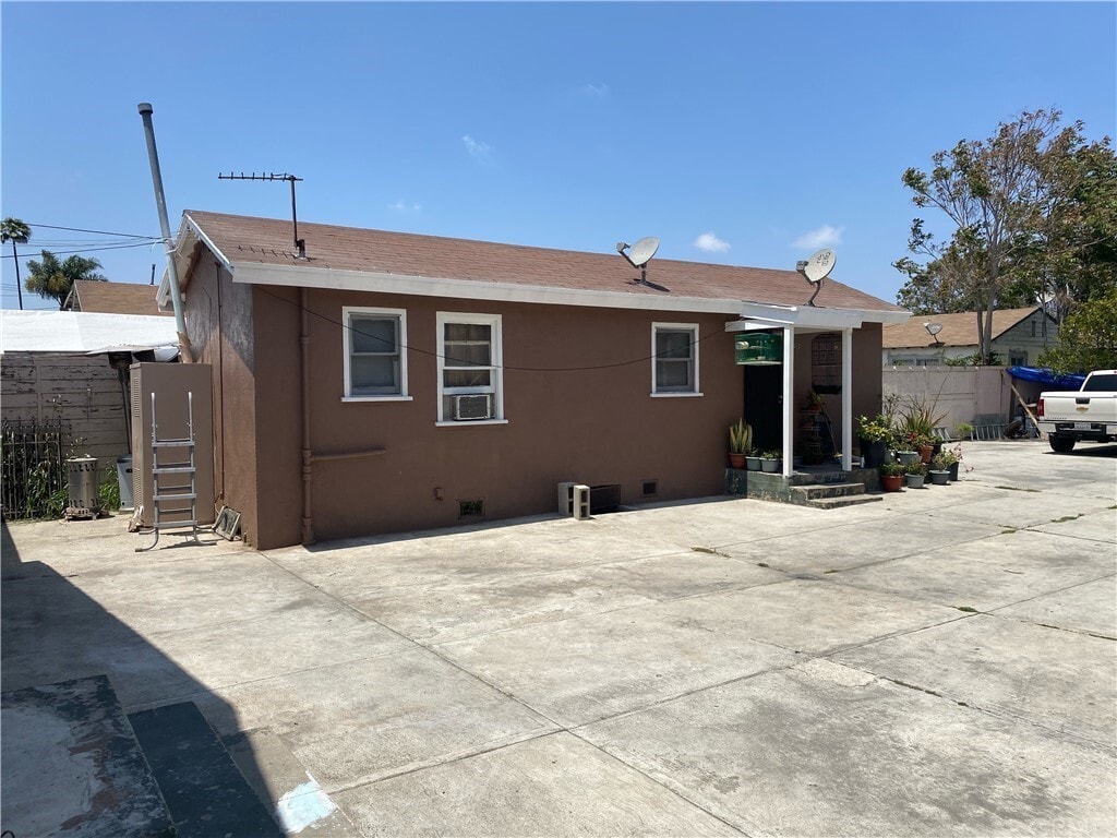 2101 E 124th St, Compton, CA 90222 House Rental in Compton, CA