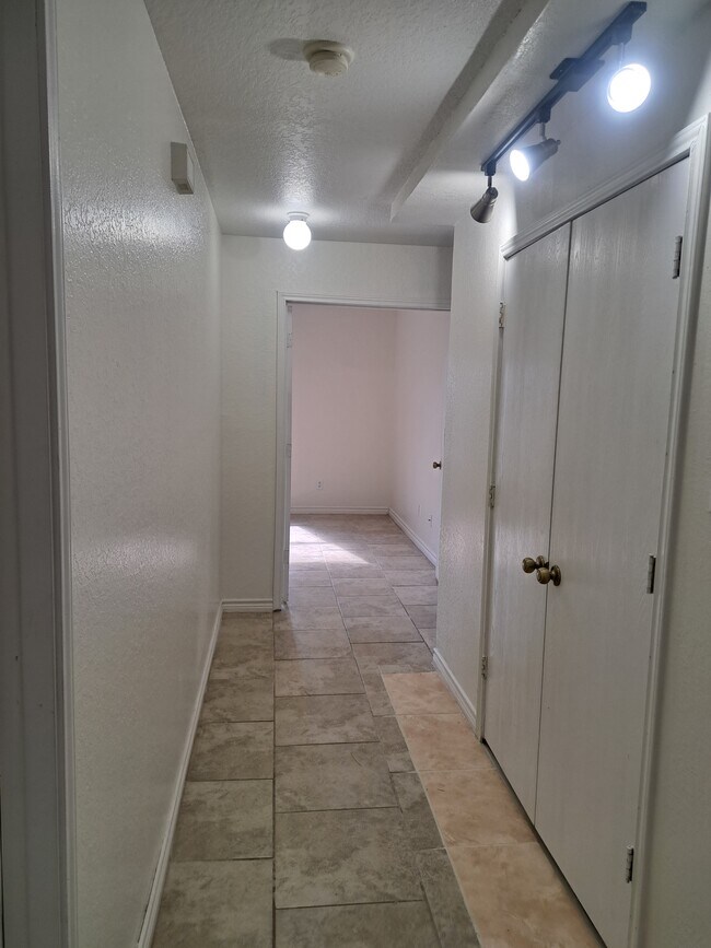 Building Photo - 6511 Flatstone Pass