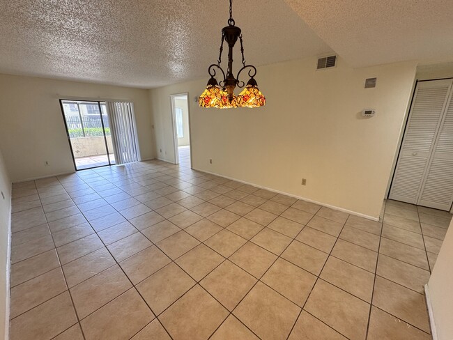 Building Photo - 4989 Puritan Cir