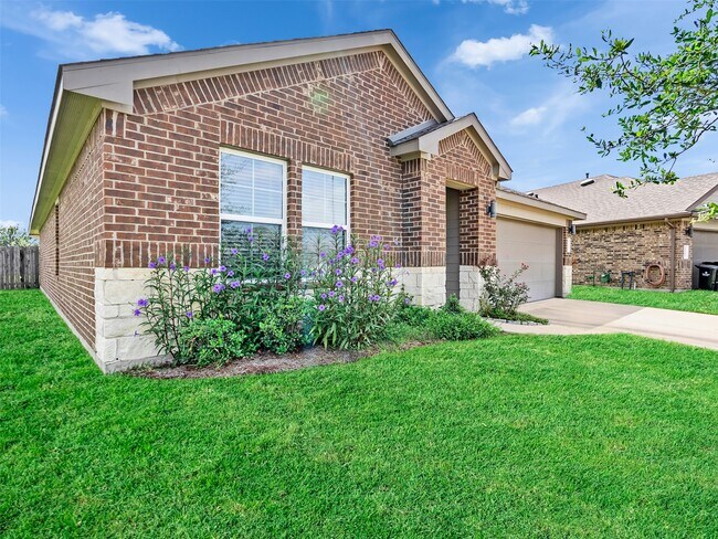 Foto del edificio - 8003 Black Forest Ln