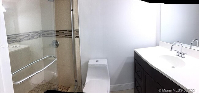 Building Photo - 2655 Collins Ave