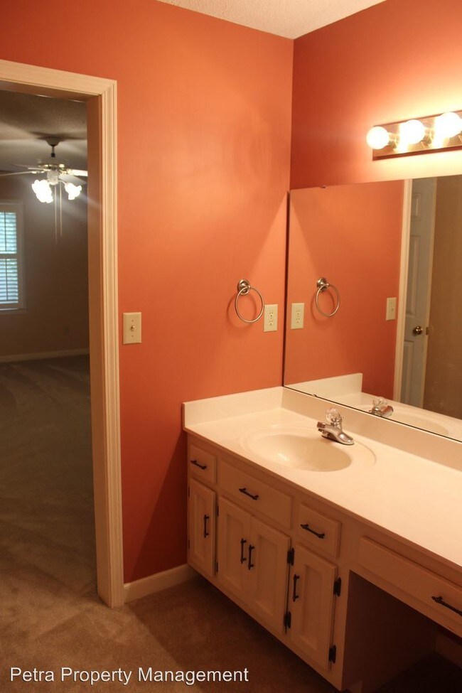 Building Photo - 3 br, 2.5 bath House - 207 Fairfax Rd