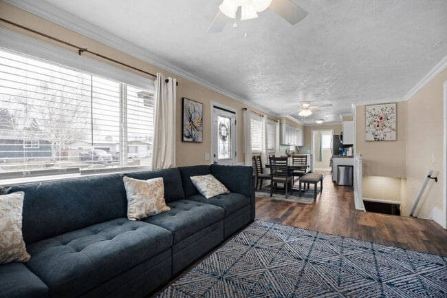 Foto del edificio - 428 Edwards Ave