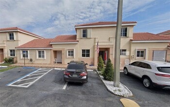 Building Photo - 330 NW 114th Ave