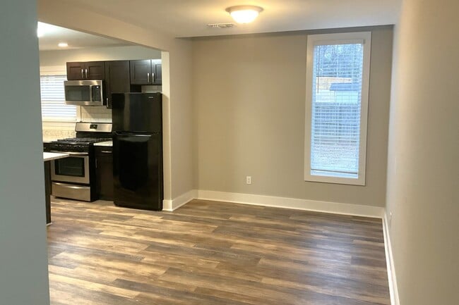 Building Photo - 4648 N Landing Dr