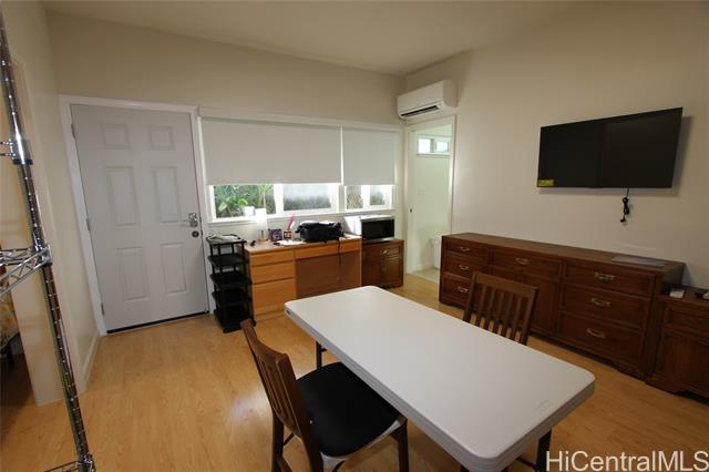 Building Photo - 1907 Coyne St