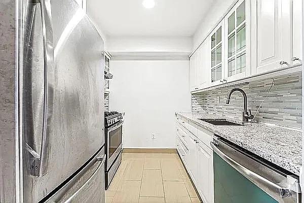 Foto principal - 4232 147th St