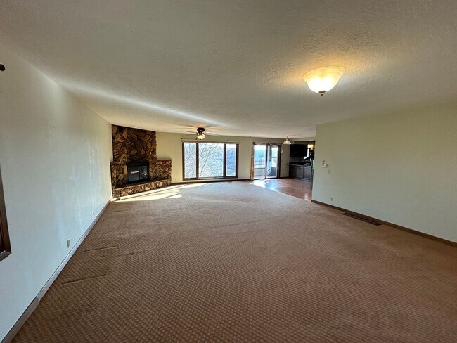Foto del edificio - 4 bedroom, 3 bathroom country home