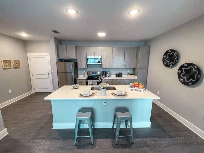 Kitchen - 1828 W Pensacola St