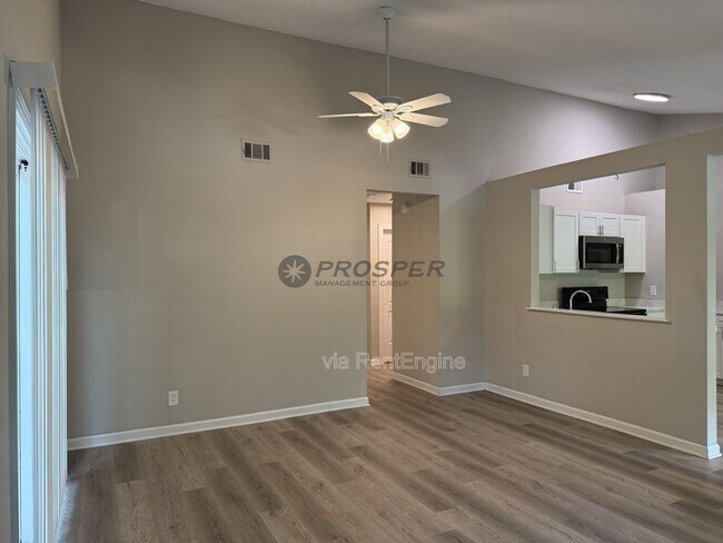 Foto del edificio - 1047 Oakcrest Dr