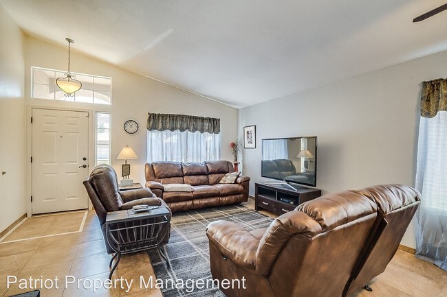 Building Photo - 3 br, 2 bath House - 5200 W Glenview