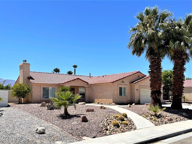 Foto del edificio - 3+ bedroom, 2 bath pool and spa home