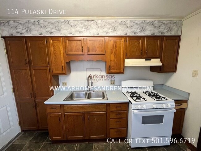 Foto del edificio - 114 Pulaski Dr