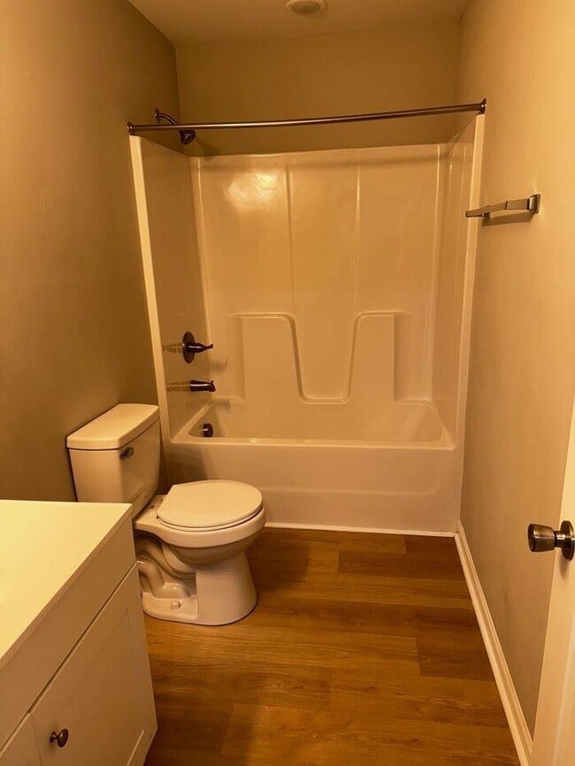 Building Photo - 2 bedroom 2.5 bath Townhouse in Hope Mills