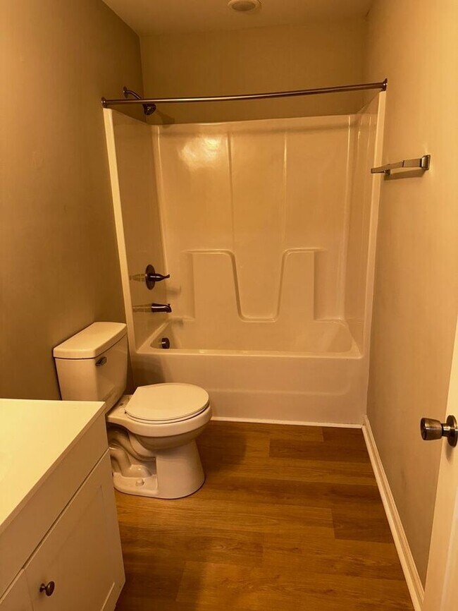 Foto del edificio - 2 bedroom 2.5 bath Townhouse in Hope Mills