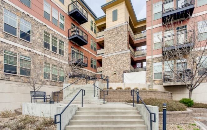 Foto principal - One Bedroom Condo Available For Rent at Va...