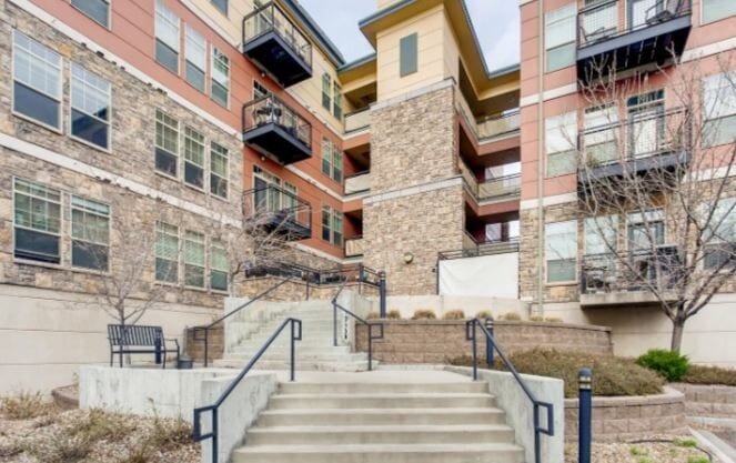 Primary Photo - One Bedroom Condo Available For Rent at Va...