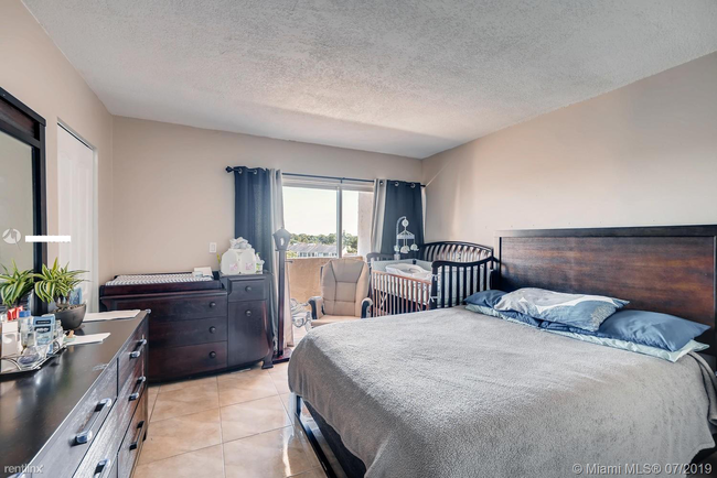Building Photo - 2 br, 2.5 bath Apartment - The Beach Club