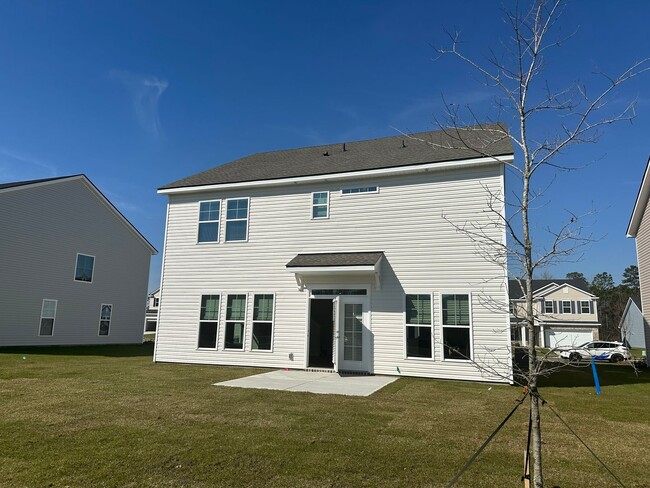 Building Photo - BRAND NEW 4 beds 3.5 baths Single Family H...