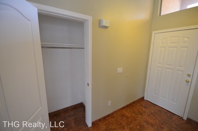 Foto del edificio - 3 br, 2 bath House - 17638 W Charter Oak Rd