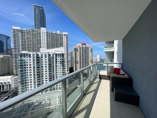 Foto del edificio - 1300 Brickell Bay Dr