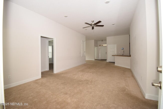 Foto del edificio - 7285 Gateway Ct