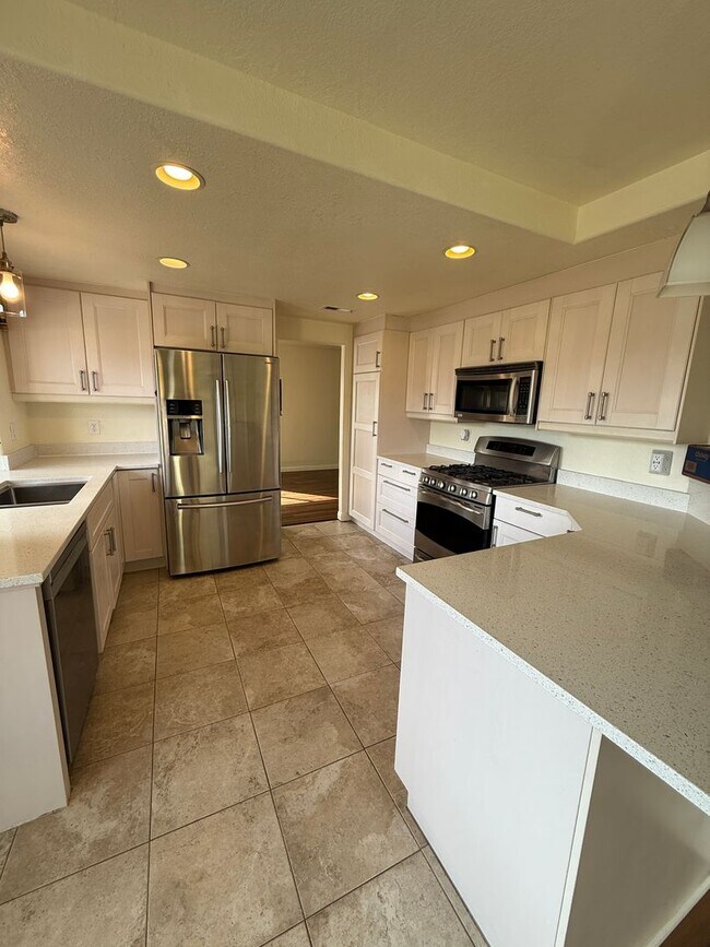 Building Photo - Beautiful 4 Bedroom Home in Spring Valley – Spacious, Bright & Move-In Ready!