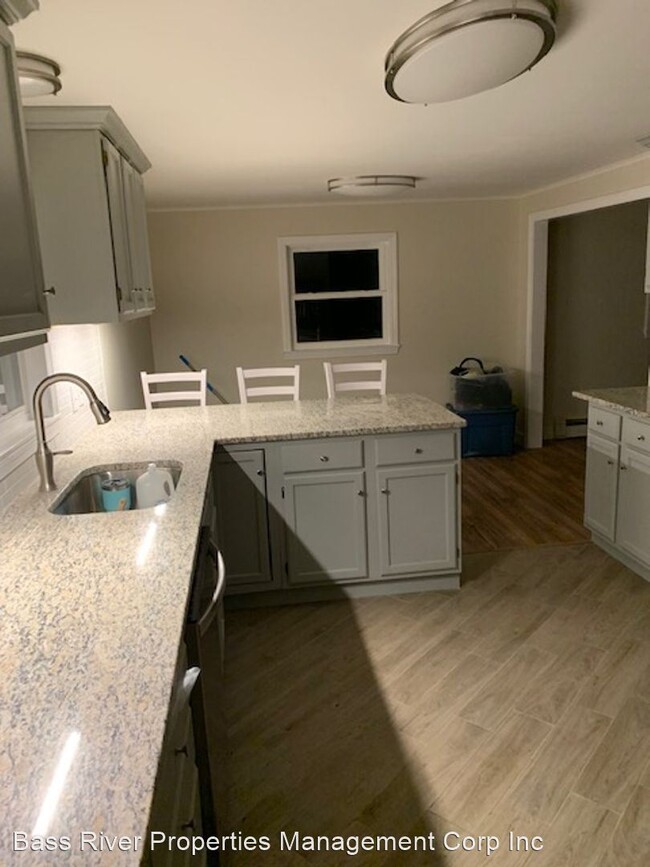 Building Photo - 3 br, 1 bath House - 8 Quail Hollow Road