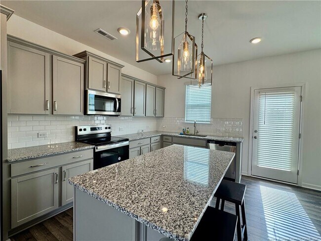 Foto del edificio - 81 Camel Crazies Pl