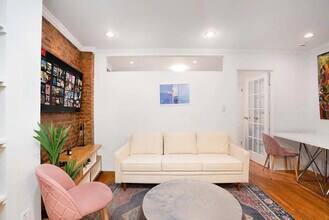 Building Photo - 5 Avenue A