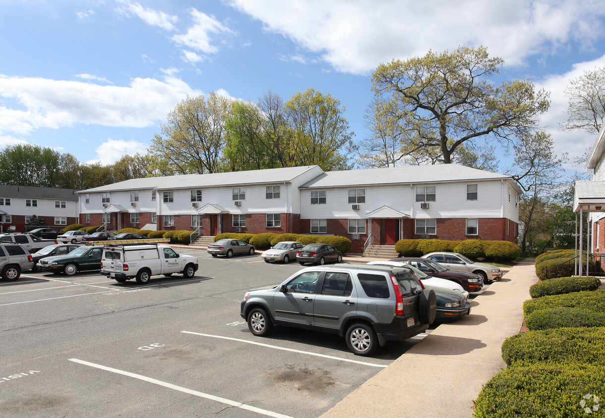 Primary Photo - Hilltop Apartments