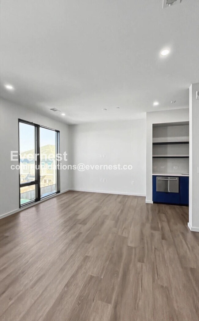 Foto del edificio - 500 Merritt Ave