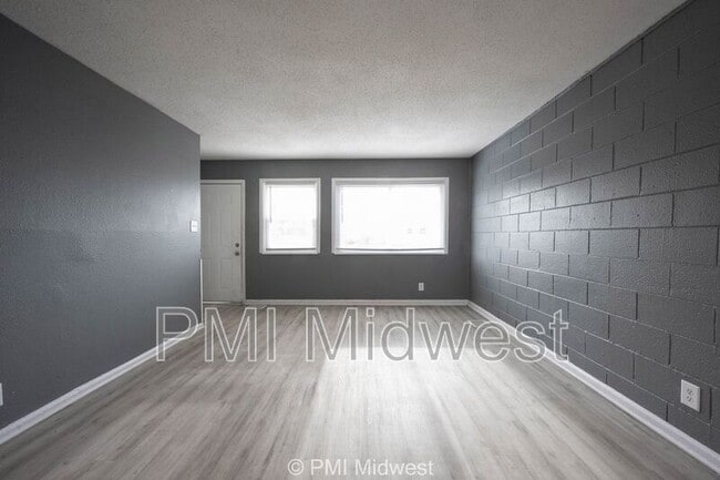 Foto del edificio - 6060 E 16th St