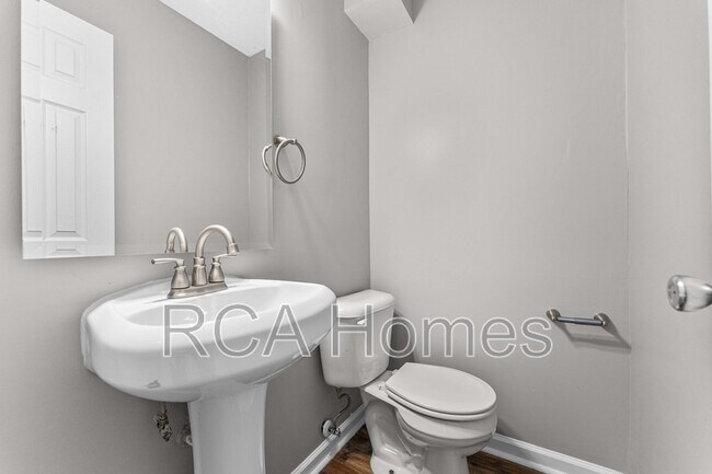 Foto del edificio - 4353 Falcon Creek Blvd