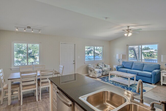 Foto del edificio - Magnolia Cove Apartments and Marina