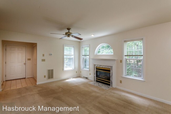 Building Photo - 3 br, 2.5 bath House - 1694 Banyan Court