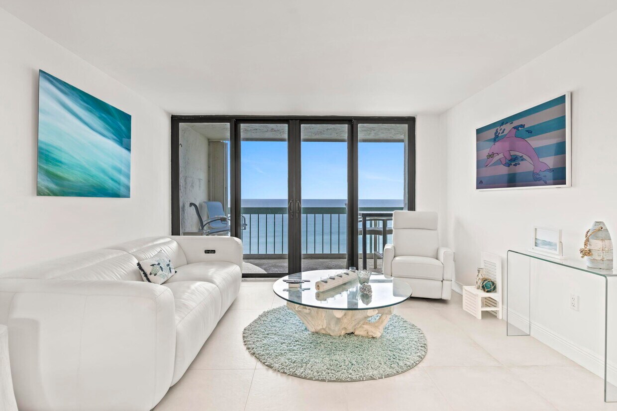 Primary Photo - 9940 S Ocean Dr