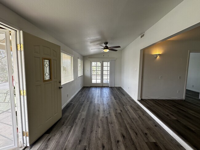 Foto del edificio - 10374 Lake Summit Dr