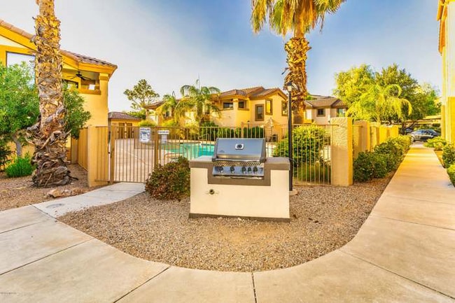 Photo - 2550 E River Rd (Tucson, AZ) Apartment