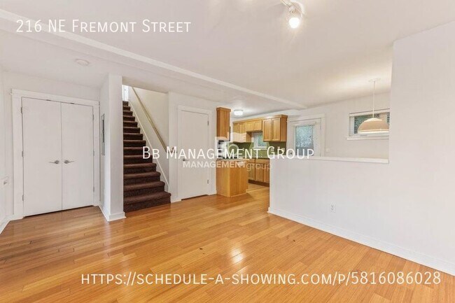 Foto del edificio - Modern Close-In NE Portland Townhome -- Li...