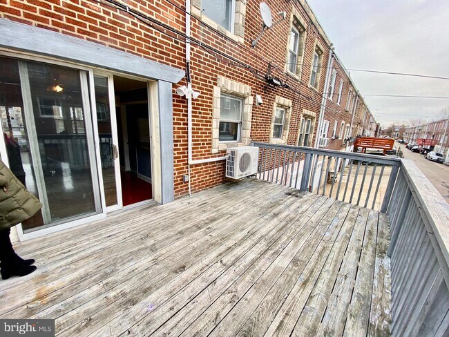 Building Photo - 1418 Benner St